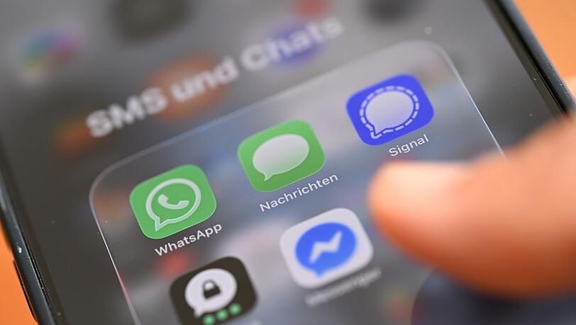 Was tun - eine SMS schicken oder doch lieber einen Chatdienst nutzen? Was tun - eine SMS schicken oder doch lieber einen Chatdienst nutzen?