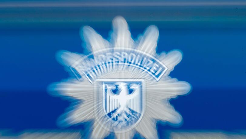 Die Bundespolizei sucht nach Zeuginnen und Zeugen. (Symbolbild) Die Bundespolizei sucht nach Zeuginnen und Zeugen. (Symbolbild)