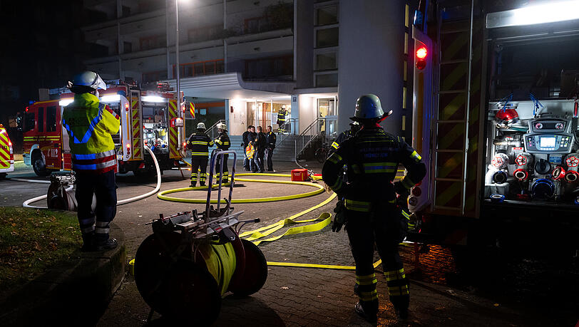 Die Feuerwehr war mit einem Großaufgebot vor Ort. Die Feuerwehr war mit einem Großaufgebot vor Ort.