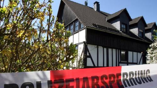 Hinter dieser idyllischen Fachwerk-Fassade geschah das Unfassbare: Hier wurden die drei Babyleichen gefunden. Hinter dieser idyllischen Fachwerk-Fassade geschah das Unfassbare: Hier wurden die drei Babyleichen gefunden.