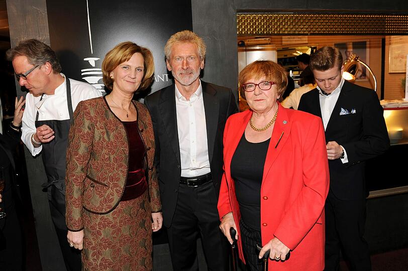 Karin Seehofer, Paul Breitner und Ina Stein auf der 181 Trüffel-Küchenparty.