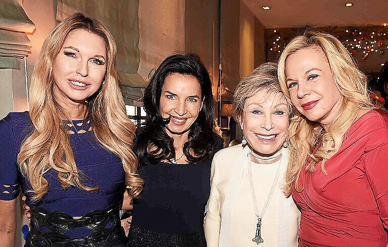 Sabine Piller, Clarissa Kafer, Dr. Antje-Katrin Kuhnemann und Birgit Fischer-Hoper