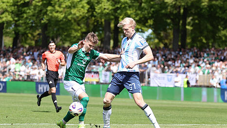 Die L&ouml;wen um Raphael Schifferl kommen gegen Schweinfurt nicht &uuml;ber ein 1:1 raus.