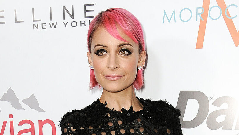 Wenn es um das Überreichen von Trophäen geht, dann ist Nicole Richie anscheinend recht unzuverlässig Wenn es um das Überreichen von Trophäen geht, dann ist Nicole Richie anscheinend recht unzuverlässig
