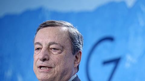 Mario Draghi, Premierminister von Italien, spricht bei der Pressekonferenz.