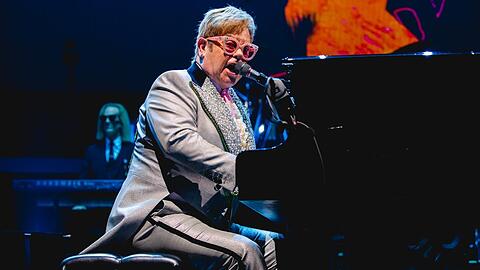 Elton John musste "mit großem Bedauern" das geplante Konzert seiner Abschiedstournee in Mannheim absagen.