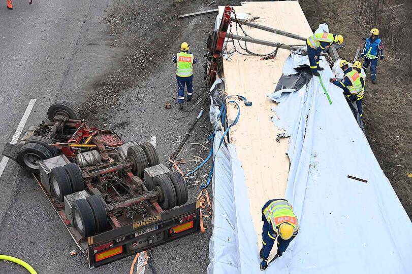 Die Richtungsfahrbahn Nürnberg war vorübergehend komplett gesperrt.