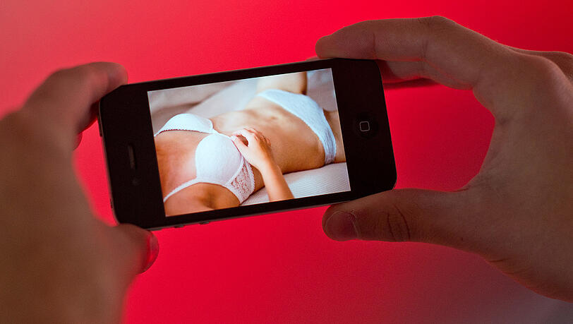 Verstecken zwecklos: iOS findet vollautomatisch alle freizügigen Bilder. Verstecken zwecklos: iOS findet vollautomatisch alle freizügigen Bilder.