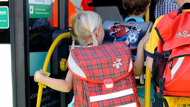 Nach den Übergriffen weigerte sich die Sechsjährige schließlich, weiter mit dem Bus zu fahren. (Symbolbild)