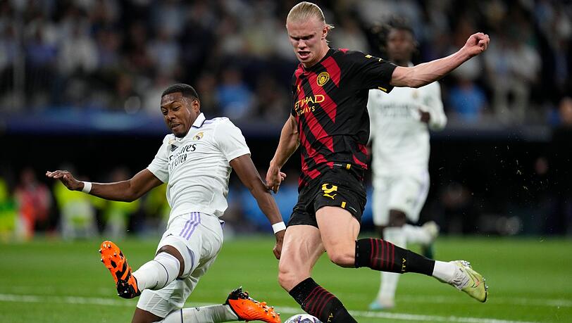 Torjäger Erling Haaland (M.) von Manchester City steht auch im Rückspiel im Blickpunkt.