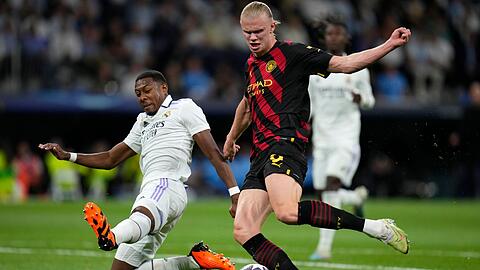 Torjäger Erling Haaland (M.) von Manchester City steht auch im Rückspiel im Blickpunkt.