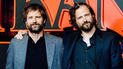 Matt (r.) und Ross Duffer bei der Premiere der fünften "Stranger Things"-Staffel in London.