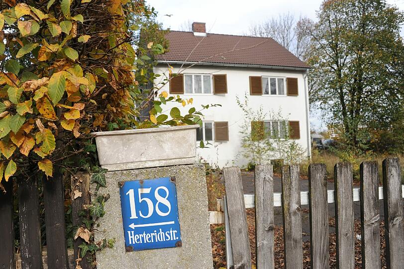 Das Haus in der Herterichstraße soll &bdquo;Neger, Asylanten und Obdachlose&ldquo; beherbergen &ndash; so hat es die verstorbene Eigentümerin in ihrem Testament verfügt. Die Bilder vom Anwesen.