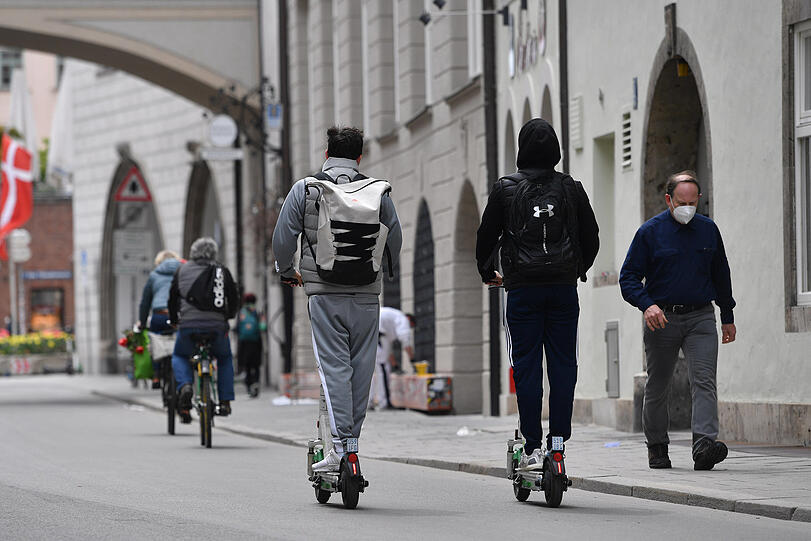 E-Scooter-Fahrer in der Münchner Altstadt.