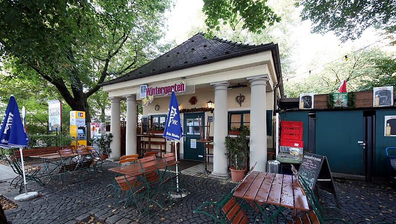 Der "Wintergarten" am Elisabethplatz - der perfekte Ort für ein Weißwurstfrühstück mit einem schaumigen Augustiner, findet Roucka. Der "Wintergarten" am Elisabethplatz - der perfekte Ort für ein Weißwurstfrühstück mit einem schaumigen Augustiner, findet Roucka.