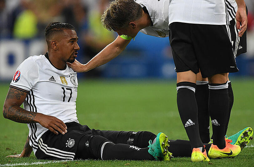 Jérome Boateng: Note 3 Der Abwehrchef hatte diesmal nicht Hummels, sondern Höwedes an seiner Seite. Stoisch-souverän in den Zweikämpfen, nach vorne ungenau. Unnötige Ballverluste und Unachtsamkeiten. Musste nach 60 Minuten verletzt runter.