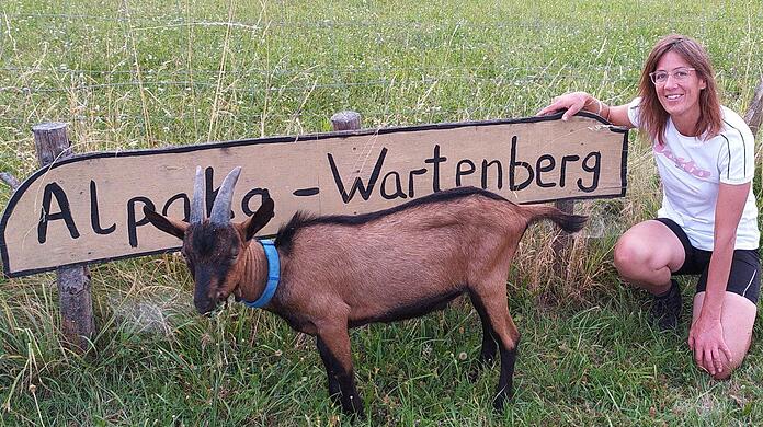 Tanja Hertel will mit ihrer Spendenwanderung 10.000 Euro für Ärzte ohne Grenzen sammeln. Nun muss sie erst einmal pausieren.