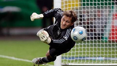 Zeigte starke Flugeinlagen gegen Südafrika: Leverkusens Keeper  René Adler.