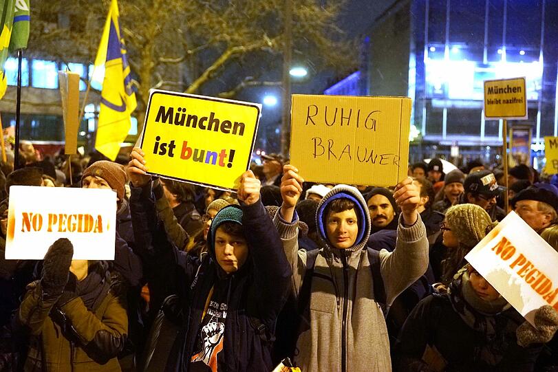 "Wir blasen Bagida den Marsch!" Unter diesem Motto wird am Goetheplatz für ein buntes, tolerantes München demonstriert - mit Musik.