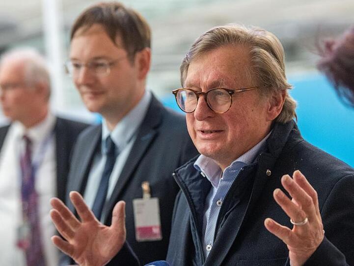 Michael Kerkloh nimmt an einer Pressekonferenz teil. Foto: Lino Mirgeler/dpa/Archiv