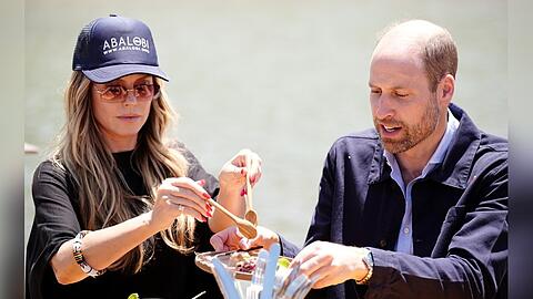 Heidi Klum und Prinz William genießen ihr Mittagessen in Kapstadt.