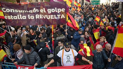 Die linke Minderheitsregierung gerät zunehmend unter Druck.