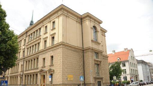 Unter diesem Dach sind in der Schwanthalerstraße die Marieluise-Fleißer-Realschule und eine Grundschule untergebracht. Unter diesem Dach sind in der Schwanthalerstraße die Marieluise-Fleißer-Realschule und eine Grundschule untergebracht.