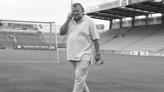 Der Bauunternehmer wirkte als Spieler, Trainer, Schatzmeister und Mäzen des Klubs.