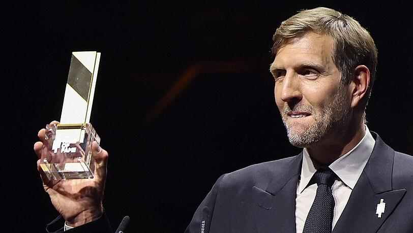 Dirk Nowitzki bei der Aufnahme in die FIBA Hall of Fame in Berlin.