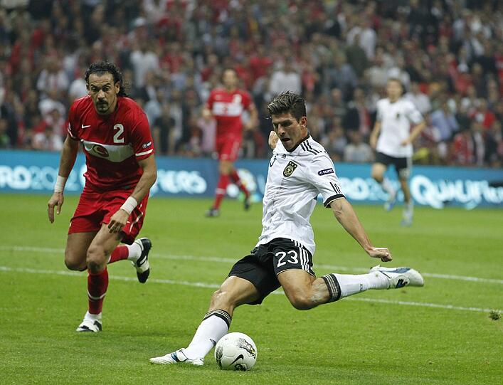 ... und trug somit wesentlich dazu bei, dass die Deutsche Nationalmannschaft sich eindrucksvoll und souverän als Gruppen-Erster für die EM 2012 qualifizierte.