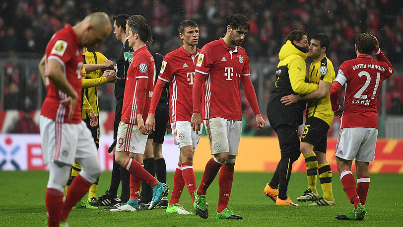Riesige Enttäuschung bei den Spielern des FC Bayern nach der Halbfinal-Niederlage gegen Borussia Dortmund.