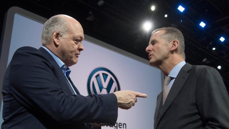 Jim Hackett (l), Vorstandsvorsitzender von Ford, und Herbert Diess, Vorstandsvorsitzender von VW, bei der Detroit Motor Show im Januar. Jim Hackett (l), Vorstandsvorsitzender von Ford, und Herbert Diess, Vorstandsvorsitzender von VW, bei der Detroit Motor Show im Januar.