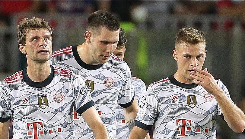 Trotz des Siegs nicht ganz zufrieden: Thomas Müller (l.) und Joshua Kimmich (r.).