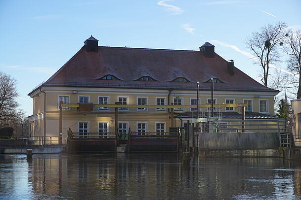 Sitzt über dem Großen Stadtbach: das Krafthaus des Südwerks III, heute Isarwerk III im Dreimühlenviertel.