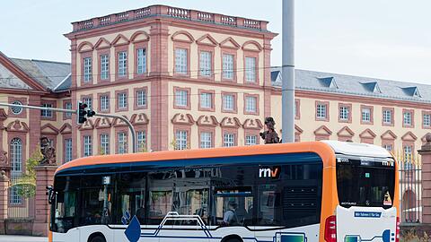 Mannheim z&auml;hlt mit Freiburg und Karlsruhe zu den Spitzenreitern bei der Umstellung auf batteriebetriebene Elektrobusse. (Archivbild)