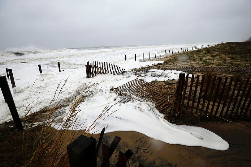 So heftig wütet Wirbelsturm "Sandy" an der Ostküste der USA: Häuser wurden überflutet, Bäume knickten um, es gab Tote und Verletzte. Die Bilder der Flutkatastrophe.