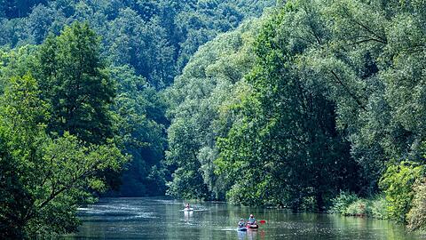 Die Altmühl im Landkreis Eichstätt ist nicht immer so idyllisch. Am Wochenende ist in dem Fluss ein Junge gestorben.
