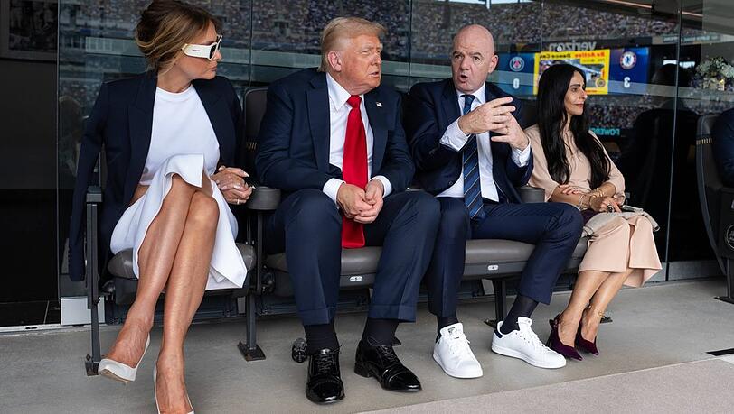 Dieser Auftritt von Donald Trump bei der FIFA Klub-Weltmeisterschaft hatte Spekulationen ausgelöst.