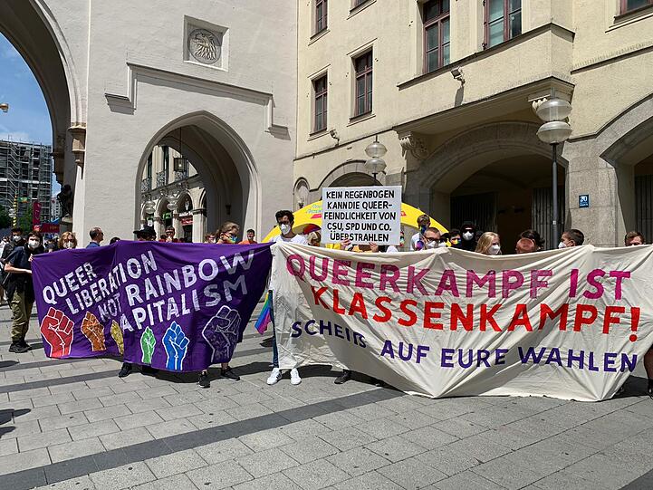 Protest vor dem FDP-Stand beim CSD.