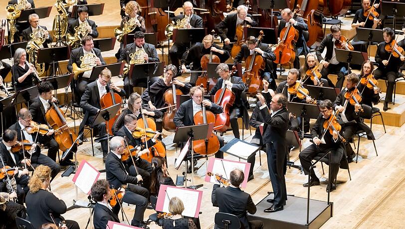 Tugan Sokhiev und die Münchner Philharmoniker.