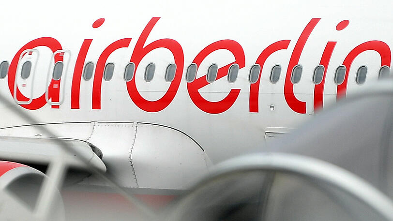 Viele bleiben am Boden: Flugzeuge der Fluggesellschaft Air Berlin. Foto: