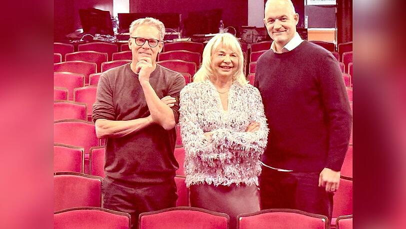 Christian Tramitz, Rita Falk und Florian Wagner präsentierten den neuen Eberhoferkrimi "Apfelstrudel-Alibi" im Rahmen des Krimifestivals München. Christian Tramitz, Rita Falk und Florian Wagner präsentierten den neuen Eberhoferkrimi "Apfelstrudel-Alibi" im Rahmen des Krimifestivals München.