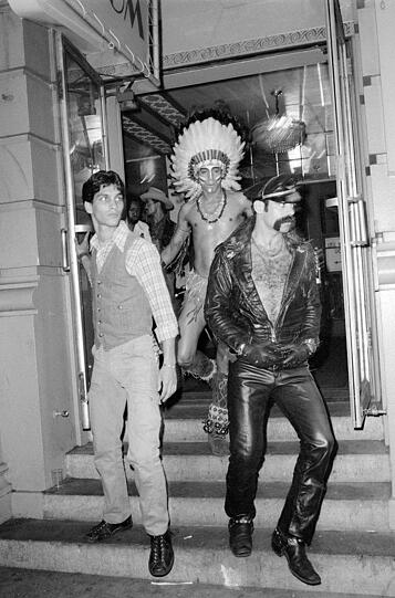 Die Fotografie Meryl Meisler, die viele ikonische Aufnahmen aus der Clubszene schoss, prägte den Look der Band entscheidend mit. Die Fotografie Meryl Meisler, die viele ikonische Aufnahmen aus der Clubszene schoss, prägte den Look der Band entscheidend mit.