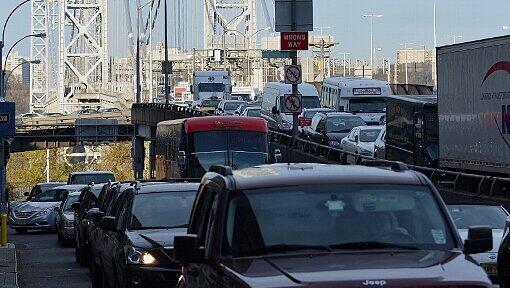 Die George-Washington-Brücke: Hier waren plötzlich zwei von drei Spuren gesperrt - angeblich eine Verkehrsstudie. Die George-Washington-Brücke: Hier waren plötzlich zwei von drei Spuren gesperrt - angeblich eine Verkehrsstudie.