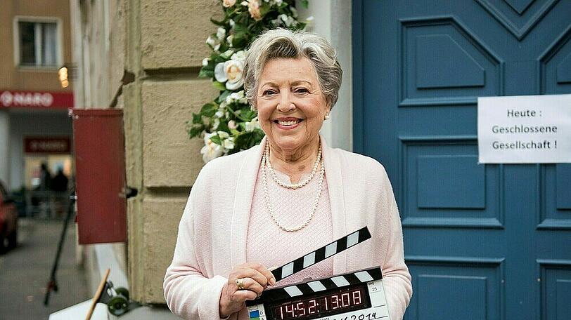 Helga Beimer (Marie-Luise Marjan) in der letzten Szene der Serie "Lindenstraße"
