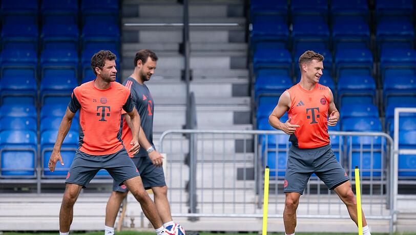Thomas Müller (l) spielt bei der Club-WM letztmals für den FC Bayern