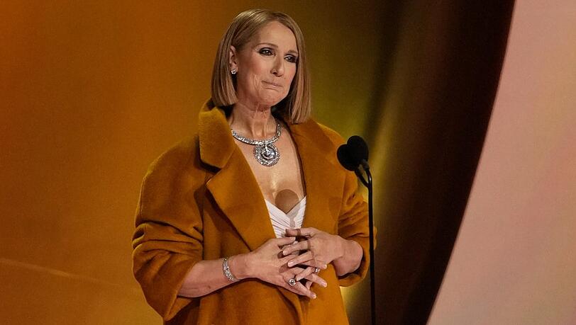 C&eacute;line Dion w&auml;hrend eines &uuml;berraschenden Auftritts bei den diesj&auml;hrigen Grammys.