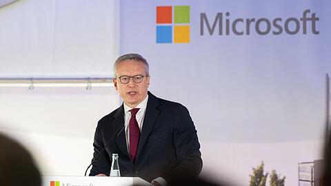 Bundesdigitalminister Karsten Wildberger war beim Spatenstich als Gast dabei.