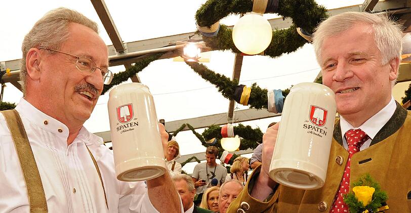 Beim TV-Duell wird?s wohl kaum so harmonisch zugehen, wie hier auf der Wiesn.