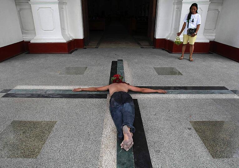 Die Bilder von den blutigen Passionsspielen auf den Philippinen.